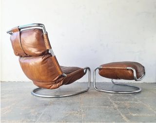 Sillón italiano con otomana. Vintage, 70s