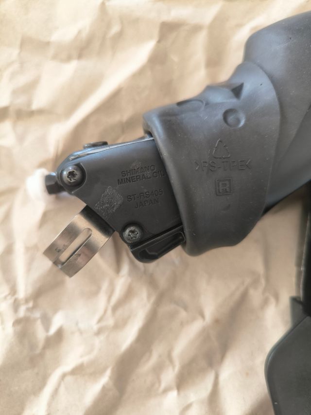 Manetes/Manetas: Shimano ST-RS405 R&L