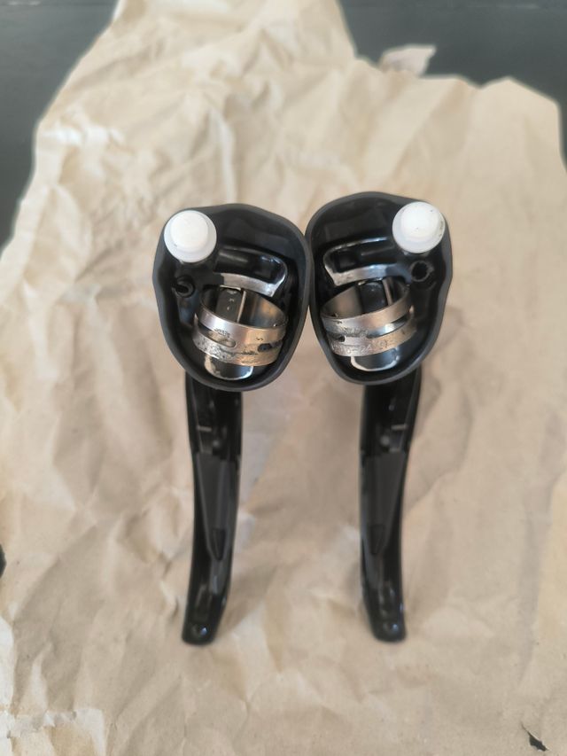 Manetes/Manetas: Shimano ST-RS405 R&L