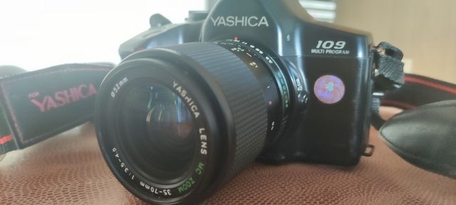 YASHICA 109 multi program vintage