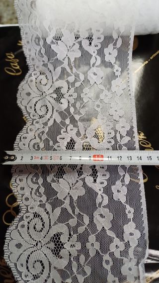 4,50 mt Puntilla blanca - 14 cm ancho
