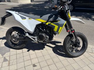 Husqvarna 701 Supermoto 2022 - 14000km