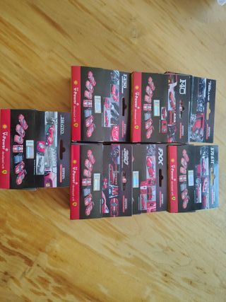 7 Modellini Ferrari V-Power 1:38