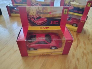 7 Modellini Ferrari V-Power 1:38