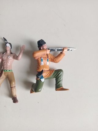 3 Figuras PVC Oeste Comansi