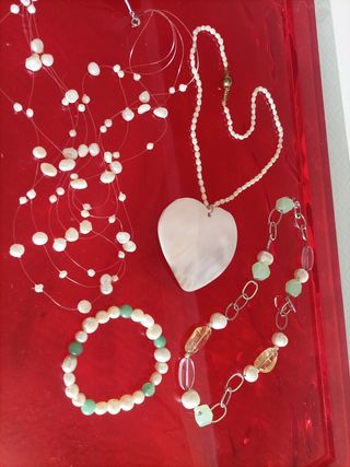 Collares y pulsera perlas cultivadas