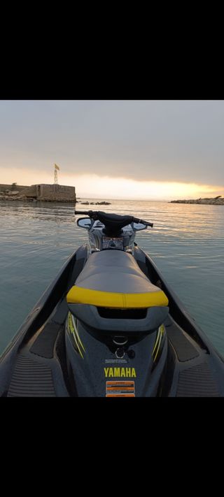 Moto acuática Yamaha atmosférica