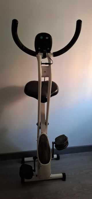 Bicicleta estática plegable