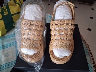 Cuñas Paloma Barceló beige