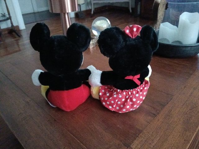 Peluches Mickey y Minnie Mouse