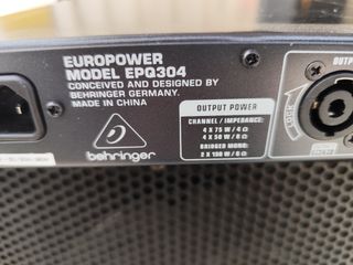 Etapa Behringer- 4 canales 4 salidas 4 reguladores