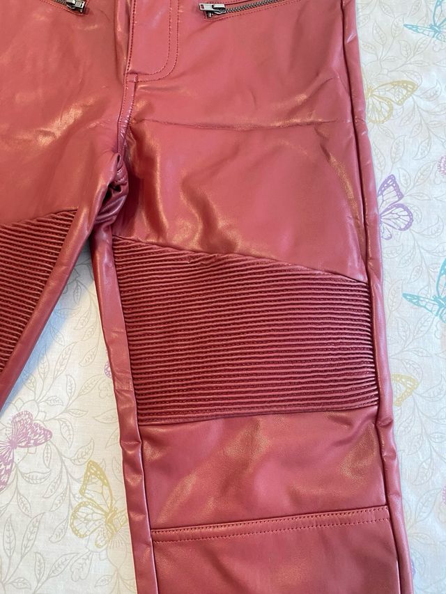 Pantalones polipiel Calzedonia color burdeos