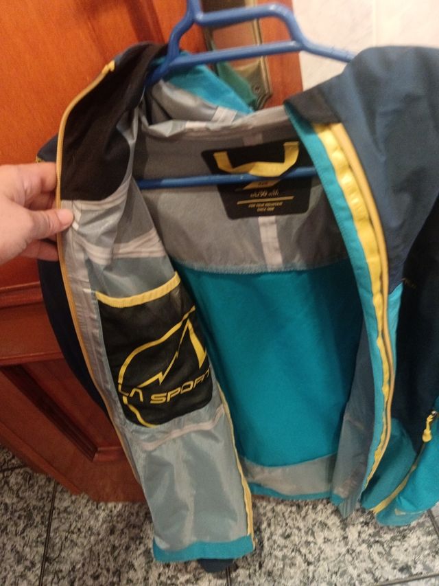 Chaqueta outdoor azul-negra unisex