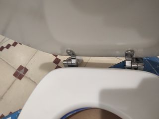 Asiento WC - Charnelas Metal. Tapa de wáter