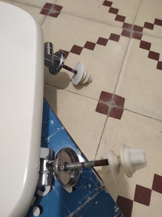 Asiento WC - Charnelas Metal. Tapa de wáter