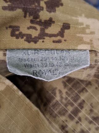Pantaloni mimetici esercito