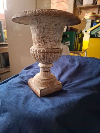 Copa de hierro envejecido. Estilo Medici 