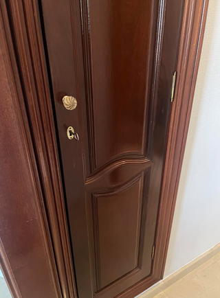 Puerta madera maciza - Cerradura