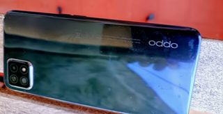 Oppo A73 5G 128GB - blu e rosso