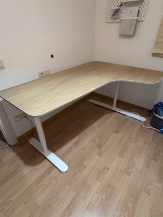 Escritorio esquinero IKEA BEKANT