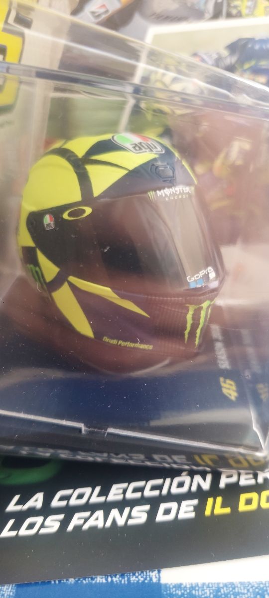 Casco Valentino Rossi 1:5 AGV 2018