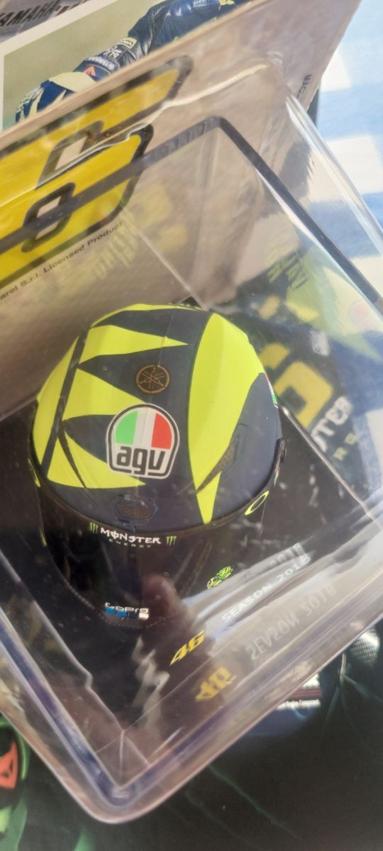Casco Valentino Rossi 1:5 AGV 2018