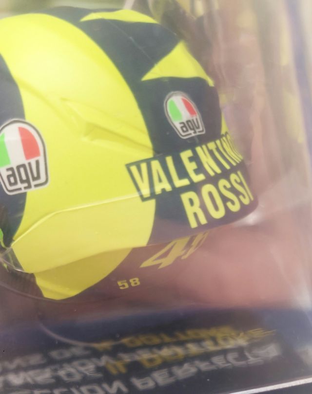 Casco Valentino Rossi 1:5 AGV 2018