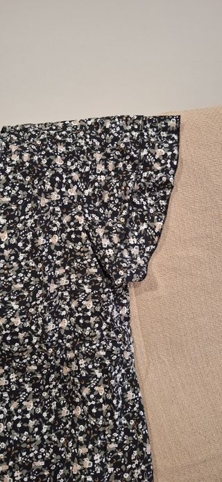 Blusa floral negra