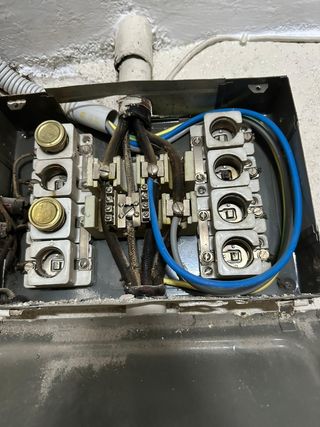 Urgencias electricas zona Viladecans y Barcelona.