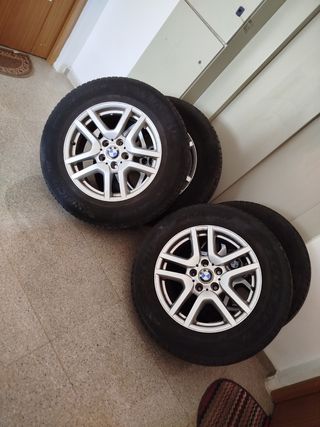 4 Ruedas BMW c/Neumáticos