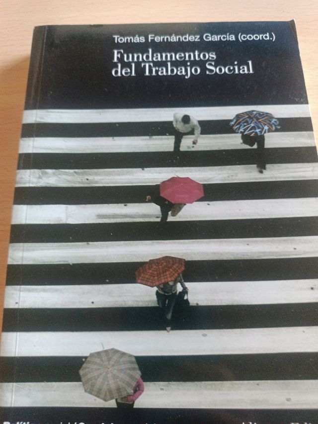 Fundamentos del Trabajo Social (El Libro Univer...