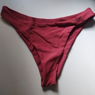 Braguita bikini roja