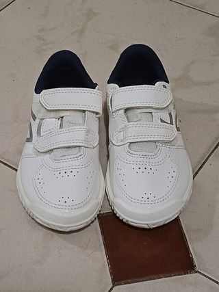 Scarpe sportive bimba - un paio