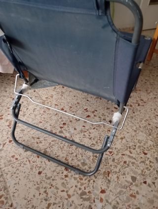 Tumbona azul plegable de aluminio - casi nueva