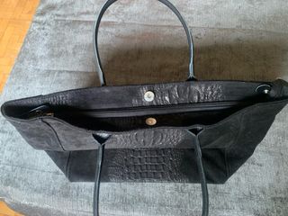 Bolso tote piel negra efecto cocodrilo