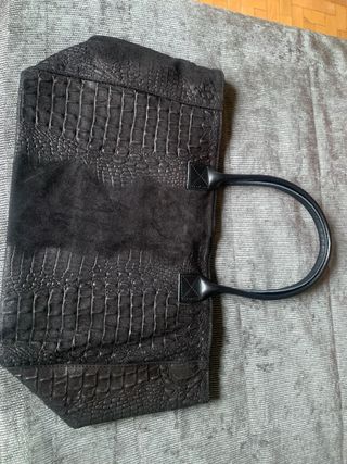 Bolso tote piel negra efecto cocodrilo