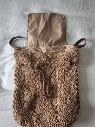 Mochila crochet beige
