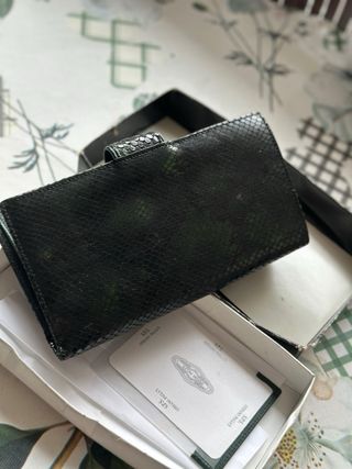 Cartera de piel verde