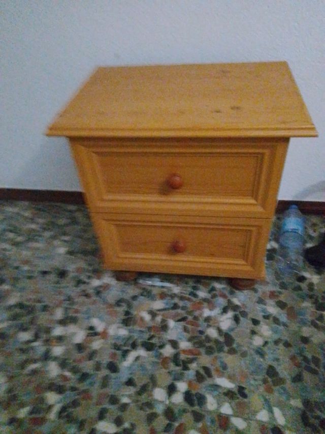 1 Mesita noche 2 cajones madera