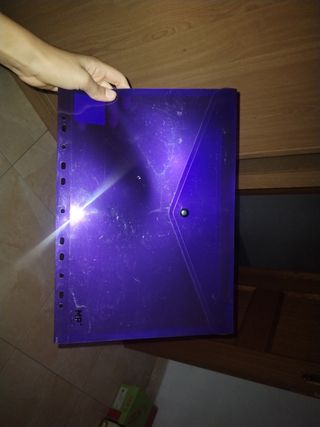 Portafolio plástico morado