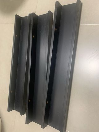 3 baldas negras - Estanterías de pared