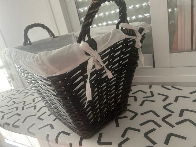 Cesta mimbre marrón - Ropa