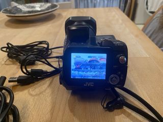 Videocámara JVC GZ-MC500 negra