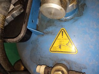 Máquina cambio aceite coche