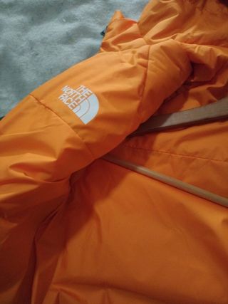 Chaqueta The North Face negra-naranja
