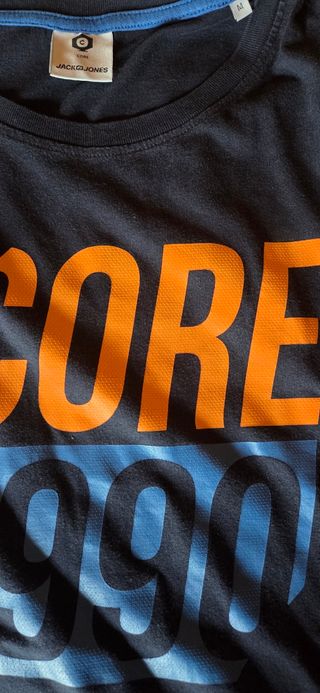 Camiseta negra y azul - CORE 1990