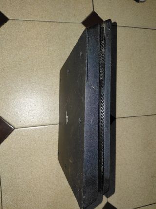 PS4 (PlayStation 4) negra