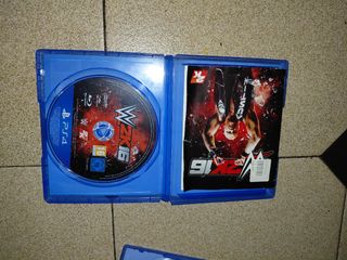 PS4 (PlayStation 4) negra