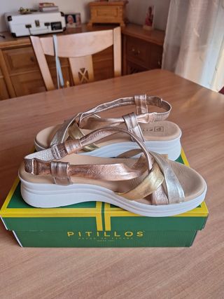 Sandalias Pitillos multicolor usadas una sola vez