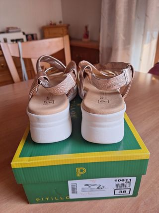 Sandalias Pitillos multicolor usadas una sola vez